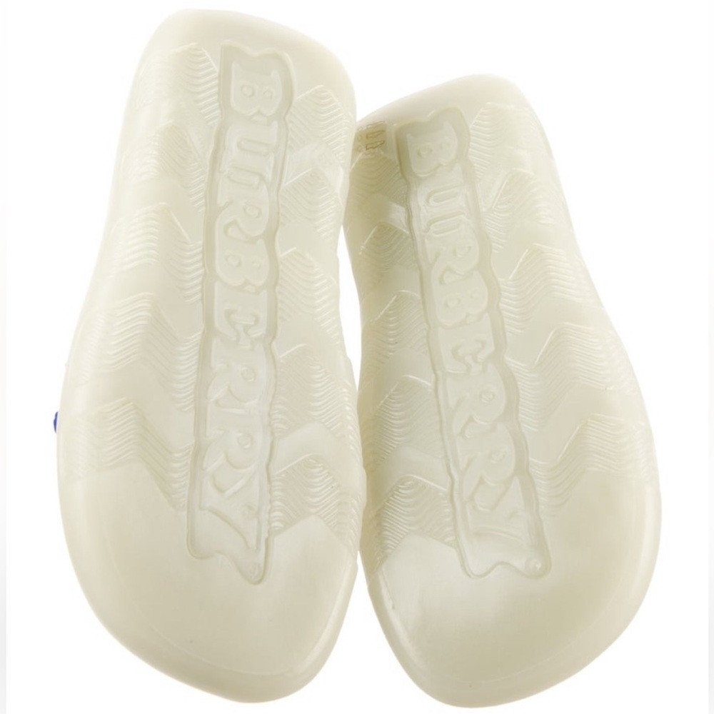 Burberry Slides - Picture 5 of 5